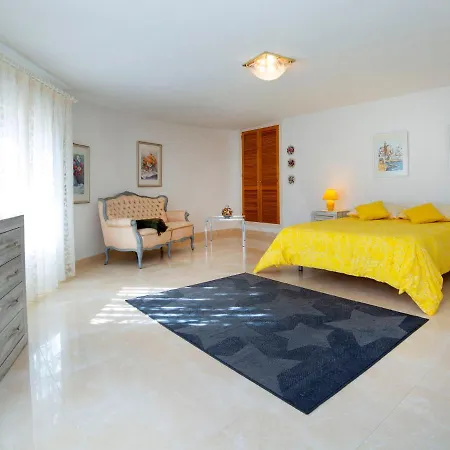 La Grippiere By Interhome Vakantiehuis Calpe